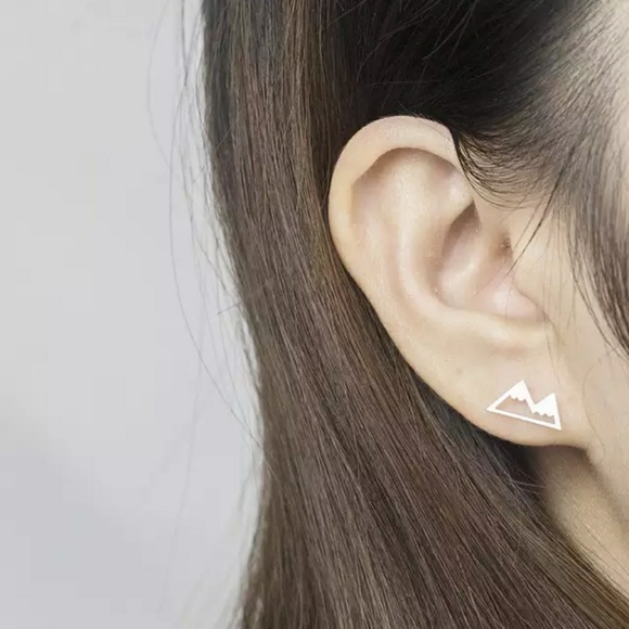 🦋NEW! The Mountains are Calling Earrings - Picture 2 of 3